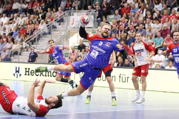 Marcel Niemeyer HBW Balingen Weilstetten 3 defeated Jan Brosch ASV Hamm Westphalia 5 on the bottom by ASV Hamm Westphalia vs HBW Balingen Weilstetten Handball 2 Bundesliga 07 09 2018 ASV Hamm Westphalia vs HBW Balingen Weilstetten Handball 2 Bundesliga 07 09 2018 Hamm Copyright: xEIBNER JanxStrohdiekx EP_JSK