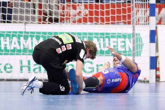 Benjamin Meschke HBW Balingen Weilstetten 13 supplies at left foot ASV Hamm Westphalia vs HBW Balingen Weilstetten Handball 2 Bundesliga 07 09 2018 ASV Hamm Westphalia vs HBW Balingen Weilstetten Handball 2 Bundesliga 07 09 2018 Hamm Copyright: xEIBNER JanxStrohdiekx EP_JSK