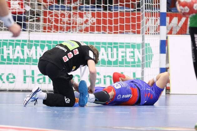 Benjamin Meschke HBW Balingen Weilstetten 13 supplies at left foot ASV Hamm Westphalia vs HBW Balingen Weilstetten Handball 2 Bundesliga 07 09 2018 ASV Hamm Westphalia vs HBW Balingen Weilstetten Handball 2 Bundesliga 07 09 2018 Hamm Copyright: xEIBNER JanxStrohdiekx EP_JSK