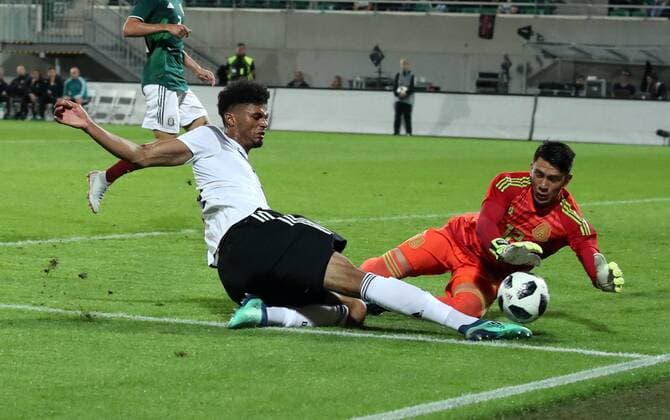 07 09 2018 Soccer Friendly Match International Match Germany Mexico U21 DaMa DFB regulations prohibit any use of images as or as sequences Aaron Seydel 9 Germany U21 Angel Malagon 12 Mexico Mexico U21 bounce together