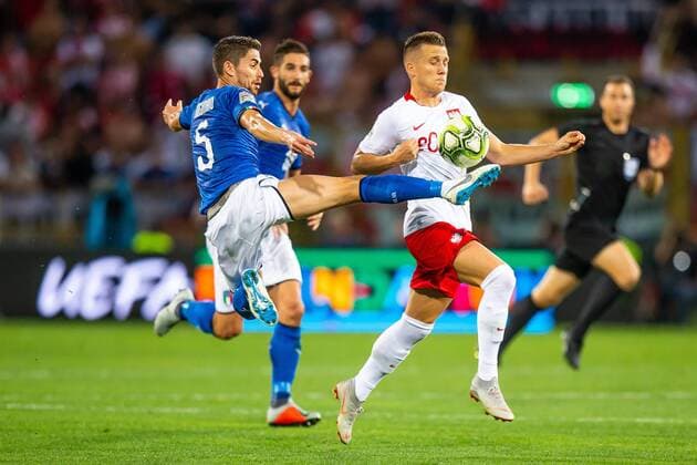 Fußball, Nations League, Italien - Polen 07.09.2018 BOLONIA, WLOCHY (BOLOGNA, ITALY) STADIO RENATO DALL ARA PILKA NOZNA (FOOTBALL) LIGA NARODOW UEFA (UEFA NATIONAL LEAGUE) MECZ WLOCHY - POLSKA ( GAME ITALY - POLAND ) NZ PIOTR ZIELINSKI CRISTIANO BIRAGHI FOTO LUKASZ SKWIOT CYFRASPORT NEWSPIX.PL --- Newspix.pl  20180907CSLS0041