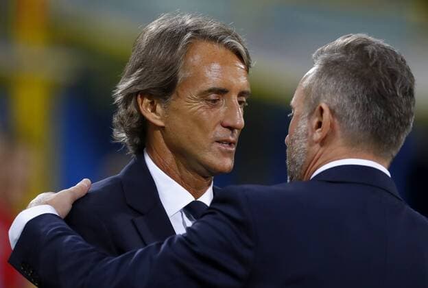 Fußball, Nations League, Italien - Polen September 7, 2018 - Bologna, Italy - Italy v Poland - UEFA Nations League..Italy coach Roberto Mancini with Jerzy Brzeczek trainer of Poland at Renato Dall Ara Stadium in Bologna, Italy on September 7, 2018. Italy v Poland - UEFA Nations League A  - ZUMAn230 20180907_zaa_n230_639 Copyright: xMatteoxCiambellix