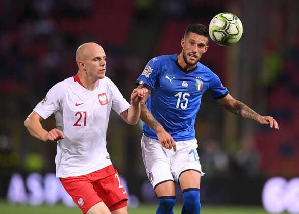 (180908) -- BOLOGNA, Sept. 8, 2018 -- Poland s Rafal Kurzawa (L) vies with Italy s Cristiano Biraghi during the UEFA Nations League soccer match between Italy and Poland at Dall Ara stadium in Bologna, Italy, Sept. 7, 2018. The match ended 1-1. ) (SP)ITALY-BOLOGNA-SOCCER-UEFA-NATIONS LAEGUE-ITALY VS POLAND AlbertoxLingria 