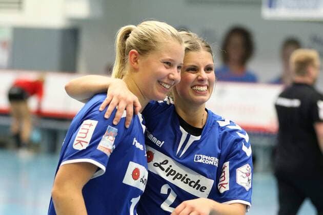 Victory cheers at Kamila Kordovska HSG Blomberg Lippe 11 and Kira Schnack HSG Blomberg Lippe 2 right HSG Blomberg Lippe vs HSG Bad Wildungen Vipers Handball 1 Women Bundesliga 08 09 2018 HSG Blomberg Lippe vs HSG Bad Wildungen Vipers Handball 1 Bundesliga Women 08 09 2018 Blomberg Copyright: xEIBNER JanxStrohdiekx EP_JSK