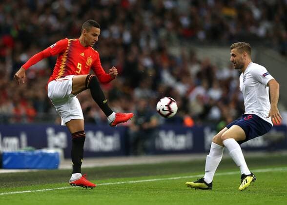 8th September 2018, Wembley Stadium, London, England; UEFA Nations League football, England versus Spain; Luke Shaw of England closes in to Rodrigo of Spain  ActionPlus12061054 JohnxPatrickxFletcher