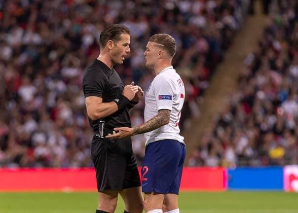 Football - 2018 2019 UEFA Nations League A - Group Four: England vs. Spain Kieran Trippier (England) gets spoken to by Referee Danny Makkelie (NED) as he concedes the free kick that lead to Spains second goal at Wembley Stadium. COLORSPORT DANIEL BEARHAM  csp_eng_spa_080918_