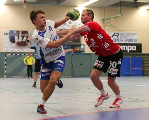 08 09 2018 Germany Kornwestheim Handball 3 Handball League South SV Kornwestheim vs TV Willstätt v 1 Tim Scholz SVK Radoslaw Jankowski TVW