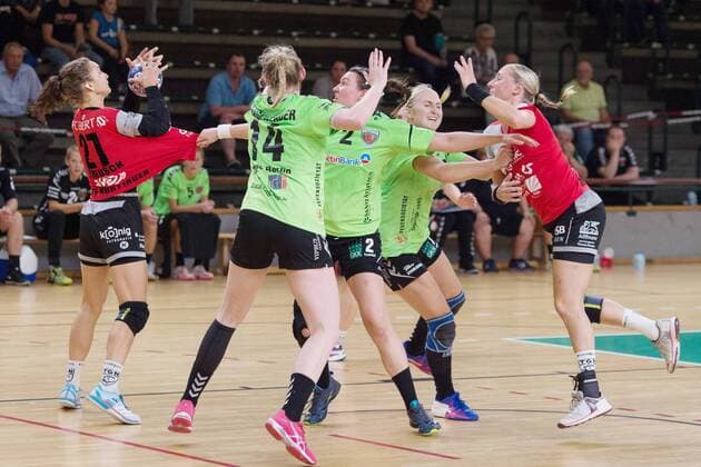 Lenya Treusch 27 Nuertingen Tina Wagon loader 14 Fuexxe Simona Kolosove 2 Spreefuexxe Vanessa Magg 77 Spreefuexxe 08 09 2018 Handball Women 2 Bundesliga Fuechse vs TG Nuertingen GER Berlin 08 09 2018 Spreefuexxe vs TG Nuertingen Women Handball 2 BL Fuxxbau Soemmeringhalle Berlin Copyright: xEIBNER UwexKochx EP_UKH