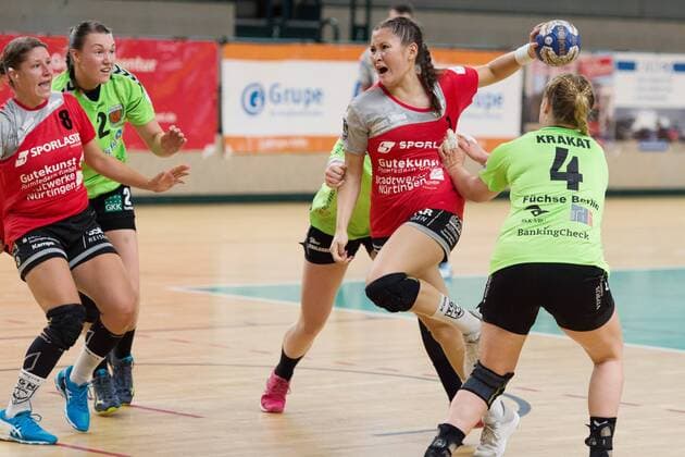 Delia Cleve 8 Nuertingen Simona Kolosove 2 Spreefuexxe 1 Nuertingen Samira Krakat 4 Spreefuexxe 08 09 2018 Handball Women 2 Bundesliga Fuechse vs TG Nuertingen GER Berlin 08 09 2018 Spreefuexxe vs TG Nuertingen Women Handball 2 BL Fuxxbau Soemmeringhalle Berlin Copyright: xEIBNER UwexKochx EP_UKH