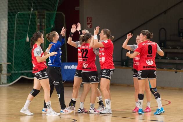 Gruppenbild 08 09 2018 Handball Women 2 Bundesliga Fuechse vs TG Nuertingen GER Berlin 08 09 2018 Spreefuexxe vs TG Nuertingen Women Handball 2 BL Fuxxbau Soemmeringhalle Berlin Copyright: xEIBNER UwexKochx EP_UKH