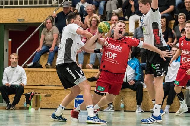 Robin Matschke Neckarsulmer Sport Union 23 Finn Boehm SG H2Ku Herrenberg 11 Fabian Goppele Neckarsulmer Sport Union 04 SG H2Ku Herrenberg vs Neckarsulmer Sport Union Handball BWOL Mens 08 09 2018 SG H2Ku Herrenberg vs Neckarsulmer Sport Union Handball BWOL Mens 08 09 2018 Herrenberg Copyright: xEIBNER WolfgangxFrankx EP_WFK