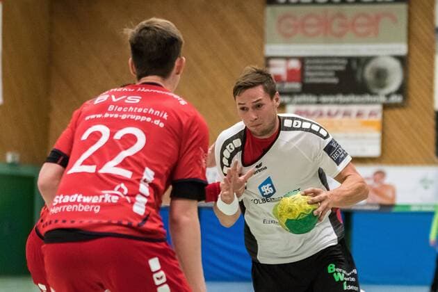 Alexander Zuern SG H2Ku Herrenberg 22 Felix Trumpp Neckarsulmer Sport Union 08 SG H2Ku Herrenberg vs Neckarsulmer Sport Union Handball BWOL men 08 09 2018 SG H2Ku Herrenberg vs Neckarsulmer Sport Union Handball BWOL men 08 09 2018 Herrenberg Copyright: xEIBNER WolfgangxFrankx EP_WFK
