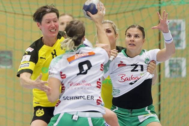 Johanna Schindler and Petra Adamkova GOE 180908 BVB vs. FRESH ON GOEPPINGEN Season 2018 19 1 Bundesliga Game 1 Sporthalle Bleichstein Herdecke BVB Handball Women Bundesliga Game 2018 19 Dortmund Copyright: xEIBNER Wolfgang_Stummbilligx EP_EER