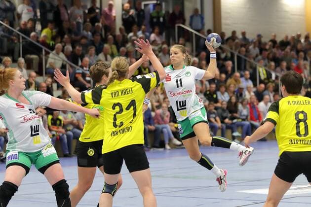 Michaela Hrbkova GOE in the jump throw 180908 BVB vs FRISCH ON GOEPPINGEN season 2018 19 1 Bundesliga match 1 sports hall Bleichstein Herdecke BVB handball ladies Bundesliga match 2018 19 Dortmund Copyright: xEIBNER Wolfgang_Stummbilligx EP_EER