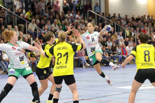 Michaela Hrbkova GOE in the jump throw 180908 BVB vs FRISCH ON GOEPPINGEN season 2018 19 1 Bundesliga match 1 sports hall Bleichstein Herdecke BVB handball ladies Bundesliga match 2018 19 Dortmund Copyright: xEIBNER Wolfgang_Stummbilligx EP_EER