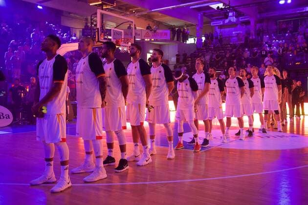 Basketball Hamburg 07 09 2018 VTG Supercup Germany GER Turkey TUR Team Germany at the National Anthem Team Karim Jallow Germany No 35 Maik Zirbes Germany No 33 Johannes Thiemann Germany No 32 Maximilian Kleber Germany No 24 Dennis Schröder Schroeder Germany No 17 Schröder Jonas Grof Germany No 15 Bastian Doreth Germany No 13 Karsten Tadda Germany No 09 Ismet Akpinar Germany No 08 Nils Giffey Germany No 05 Andreas Seifert Germany No 02 from left to right
