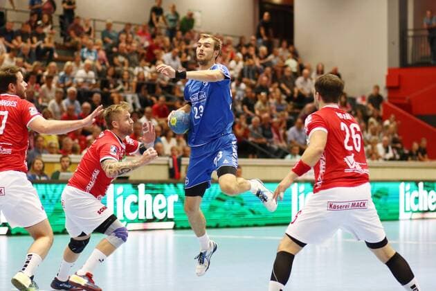 Goal Throw by Benjamin Richter Dormagen TV Huettenberg vs TSV Bayer Dormagen Handball 2 Bundesliga 08 09 2018 TV Huettenberg vs TSV Bayer Dormagen Handball 2 Bundesliga 08 09 2018 Huettenberg Copyright: xEIBNER RenexWeissx EP_RWS