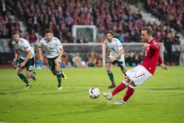 Fußball, Nations League, Dänemark - Wales Danmarks Christian Eriksen 10 scorer til 2-0 paa straffespark under Nations League fodboldkampen mellem Danmark og Wales paa Aarhus Stadion soendag den 9 september 2018.. , Aarhus Denmark  Copyright: BoxAmstrupx COP101 spdk20180909-203214-L