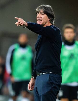 09 09 2018 xfux Football Friendly match Germany Peru emspor v l Coach Joachim JOGI Loew German national football team DFB gives gestures instructions gesticulate gestures gesticulate gesticolando DFL DFB REGULATIONS PROHIBIT ANY USE OF PHOTOGRAPH as IMAGE SEQUENCES and or QUASI VIDEO Sinsheim