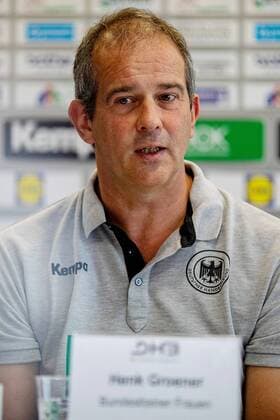 Henk Groener National coach Women during the press conference on handball Laender match of women between Germany and Russia in the Radisson Blue Hotel on 10 September 2018 in Bauhaus city Dessau Saxony Anhalt Saxony Anhalt Germany Germany Eibner Hartmut Boesener HB LS F PK Germany Russia Copyright: xEIBNER HartmutxBoesenerx EP_HBR