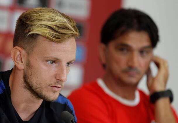 Sport Bilder des Tages Croatia s national soccer team player Ivan Rakitic takes part in a press conference PK Pressekonferenz at the Martinez Valero stadium, in Elche, Alicante, Spain, 10 September 2018. Croatia will face Spain tomorrow in the second match of the League of Nations. Press conference of Croatia s national soccer team !ACHTUNG: NUR REDAKTIONELLE NUTZUNG!  Copyright: xMorellx ALC05 20180910-636722115041811275