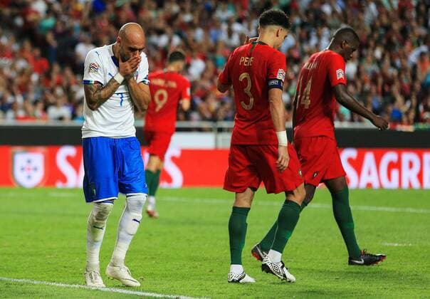 Fußball, Nations League, Portugal - Italien Italy s Simone Zaza reacts after missing a chance during the UEFA Nations League - League A - Group 3 match at Estadio da Luz, Lisbon. Picture date 10th September 2018. Picture credit should read: Matt McNulty Sportimage EDITORIAL USE ONLY. No use with unauthorised audio, video, data, fixture lists, club league logos or live services. Online in-match use limited to 120 images, no video emulation. No use in betting, games or single club league player publications.