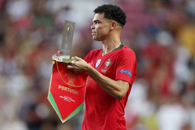 Fußball, Nations League, Portugal - Italien, Pepe 100. Länderspiel Pepe of Portugal during the UEFA Nations League A group 3 qualifying match between Portugal and Italy at Estadio La Luz on September 10, 2018 in Lisbon, Portugal UEFA Nations League A group 3 2018 2019 xVIxVIxImagesx xMauricexvanxSteenxIVx 12080129