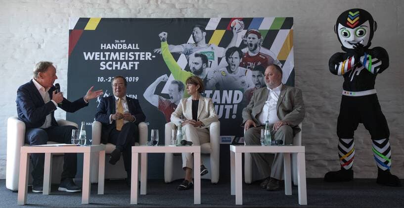 Press Conference Handball World Cup 2019 Sport and Olympic Museum Cologne Date 11 09 2018 From left Wolf Dieter Poschmann Prime Minister Armin Laschet Mayor Henriette Reker DHB President Andreas Michelmann