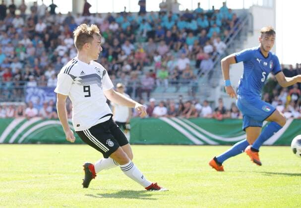 BAU football international match U 17 Germany vs Italy Goal to 1 0 Lars Kehl GER scores the 1 0 DFB regulations prohibit any use of photographs as image sequences and or quasi video