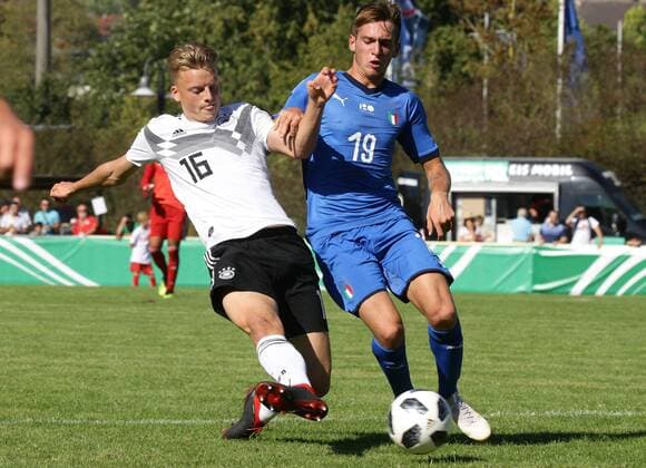 BAU Soccer Internationals U 17 Germany vs Italy from left Jannis Lang GER Mirco Lipari ITA DFB regulations prohibit any use of images as image sequences or quasi video