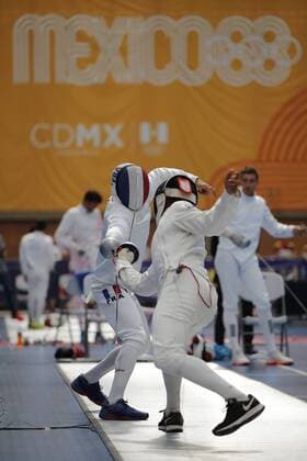 France athlete Christopher Patte (L) competes with Panamanian Missael Aguilar in the men s individual fencing event during the Modern Penthatlon World Championships, in Mexico City, Mexico, 11 September 2018. Modern Penthatlon World Championships in Mexico !ACHTUNG: NUR REDAKTIONELLE NUTZUNG!  Copyright: xJosexMendezx MEX06 20180911-636722959904144211
