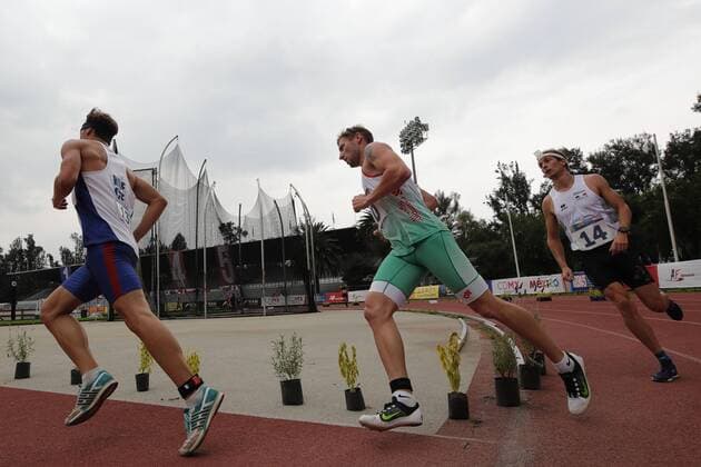 Moderner Fünfkampf, WM in Mexiko Czech Jan Kuf (L), Belorussian Ilya Palazkov (C) and French Brice Loubet compete during men s singles rifle shooting and cross country event during the Modern Penthatlon World Championships, in Mexico City, Mexico, 11 September 2018. Modern Penthatlon World Championships in Mexico !ACHTUNG: NUR REDAKTIONELLE NUTZUNG!  Copyright: xJosexMendezx MEX18 20180911-636723061831858279