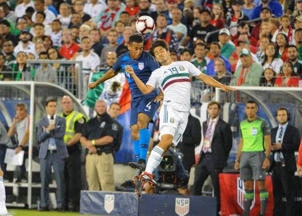 September 11, 2018: Mexico forward, Jose Abella (19), and US midfielder, Tyler Adams (4), go up for the ball, during the International Friendly Länderspiel match between Mexico and USA at Nissan Stadium in Nashville, TN. Mexico and the US are tied at the half, 0-0. CSM Soccer 2018: Mexico vs USA Sep 11 - ZUMAc04_ 20180911_zaf_c04_309 Copyright: xKevinxLangleyx