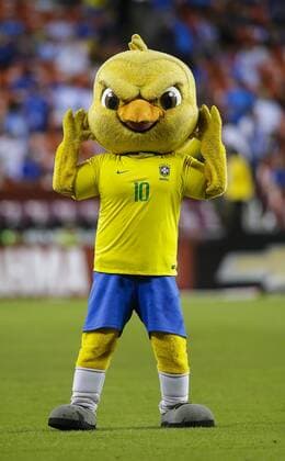 Fußball, Testspiel, Brasilien - El Salvador September 11, 2018: Brazilian national team Nationalteam mascot entertains the fans during halftime of an International Friendly Länderspiel soccer match between Brazil and El Salvador at Fedex Field in Washington DC. CSM Soccer 2018: El Salvador vs Brazil SEP 11 - ZUMAc04_ 20180911_zaf_c04_328 Copyright: xJustinxCooperx