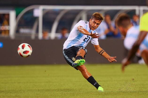 EAST RUTHERFORD, NJ - SEPTEMBER 11: Argentina forward Paulo Dybala (21) during the second half of the International Friendly Länderspiel Soccer game between Argentina and Colombia on September 11, 2018 at MetLife Stadium in East Rutherford, NJ. (Photo by Rich Graessle Icon Sportswire) SOCCER: SEP 11 Colombia v Argentina Icon18091112091 EDITORIAL USE ONLY