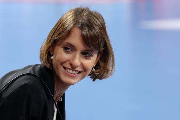 Jennifer Kettemann CEO RNL Single Action Action Joy cheerful happy optimistic Handball Champions League Rhein Neckar Löwen Barca Lassa xozx