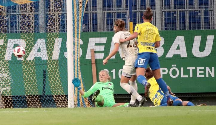 SOCCER - UEFA WCL, St.Poelten vs PSG ST.POELTEN,AUSTRIA,12.SEP.18 - WOMEN SOCCER - UEFA Champions League, ladies, round of 32, SKN Sankt Poelten vs Paris Saint-Germain. Image shows Hilde Gunn Olsen (St.Poelten), Signe Bruun (PSG) and Isabella Dujmenoic (St.Poelten). Keywords: goal. GEPAxpictures xWalterxLuger