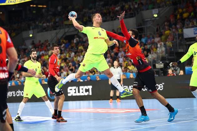 FC Barcelona Lassa in a duel with Ilija Abutovic Rhein Neckar Loewen Rhein Neckar Loewen vs FC Barcelona Lassa EHF Champions League 12 09 2018 Photo Eibner Rhein Neckar Loewen vs FC Barcelona Lassa EHF Champions League 12 09 2018 Mannheim Copyright: xEIBNER AlexanderxNeisx EP_ANS