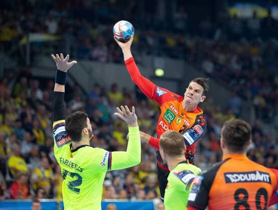 Germany Baden-Württemberg Mannheim 12 09 2018 Handball Velux EHF Champions League Mens Season 2018 2019 Rhein Neckar Löwen orange ESP Barcelona Lassa neongelb v Ludovic Fabregas FC Barcelona Andy Schmid Rhein Neckar Löwen Sport Rhein Neckar Löwen ESP Barca Lassa