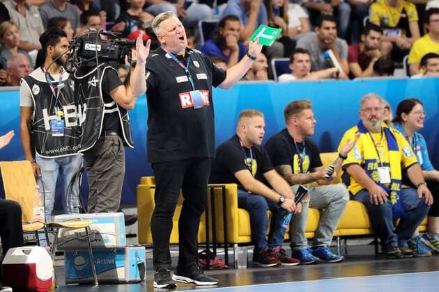 Nikolaj Jacobsen coach head coach RNL disappointed looking disappointment frustration disappointed pessimistic handball Champions League Rhein Neckar lion Barca Lassa xozx