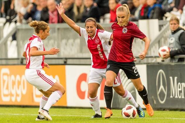(L-R) Soraya Verhoeve of Ajax women, Vanity Lewerissa of Ajax women, Pavlina Nepokojova of AC Sparta Praha women during the UEFA Women s Champions League match between Ajax Amsterdam and Sparta Praag at Sportpark De Toekomst on September 12, 2018 in Amsterdam, The Netherlands UEFA Women s Champions League 2018 2019 xVIxVIxImagesx xGerritxvanxKeulenxIVx 12094598