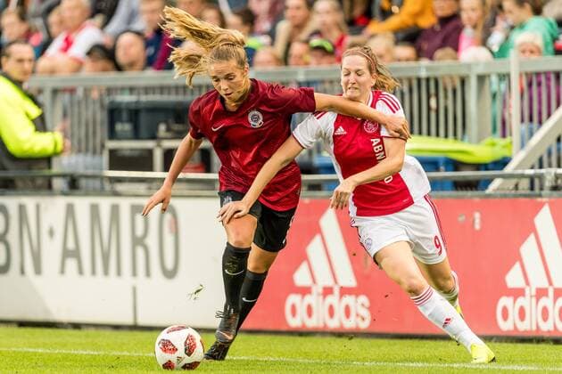 (L-R) Schuyler Hesseltine Debree of AC Sparta Praha women, Ellen Jansen of Ajax women during the UEFA Women s Champions League match between Ajax Amsterdam and Sparta Praag at Sportpark De Toekomst on September 12, 2018 in Amsterdam, The Netherlands UEFA Women s Champions League 2018 2019 xVIxVIxImagesx xGerritxvanxKeulenxIVx 12094607