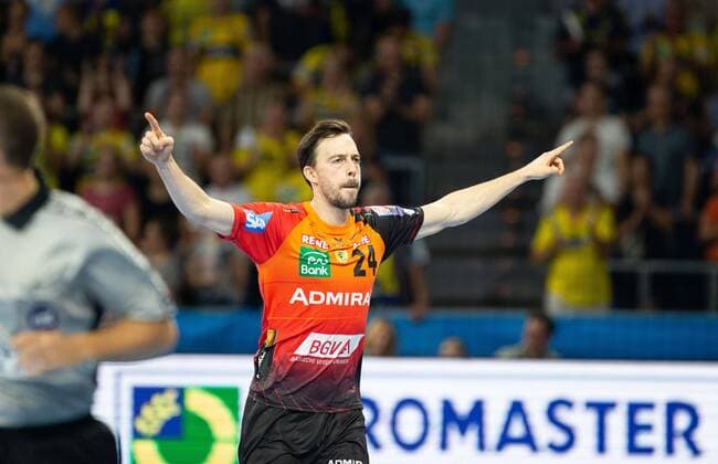 Germany Baden-Württemberg Mannheim 12 09 2018 Handball Velux EHF Champions League Mens Season 2018 2019 Rhein Neckar Löwen orange ESP Barcelona Lassa neongelb l Patrick Groetzki Rhein Neckar Löwen Sport Rhein Neckar Löwen ESP Barca Lassa