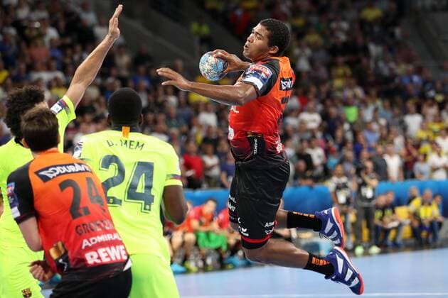 Mads Mensah Larsen RNL 22 Jump Throw in the Jump Throw Action Action Handball Champions League Rhein Neckar Löwen Barca Lassa xozx