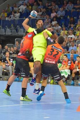 EHF Championsleague12 09 2018 Rhein Neckar Löwen vs FC Barcelona At the ball Timothy N Guessan 19 Barcelona Jannik Kohlbacher 80 RNL and Alexander Petersson 32 RNL pack ksp,ks-pressefoto