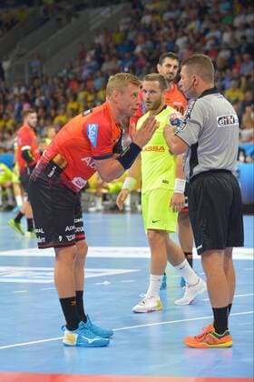 EHF Championsleague12 09 2018 Rhein Neckar Löwen vs FC Barcelona GuÃ ° jon Valur SigurÃ ° sson 9 RNL does not approve of a referees decision ksp,ks-pressefoto