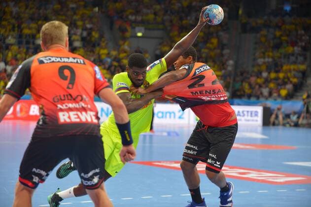 EHF Championsleague12 09 2018 Rhein Neckar Löwen vs FC Barcelona At the Ball Dika Mem 24 Barcelona Mads Mensah 22 RNL attacked ksp,ks-pressefoto