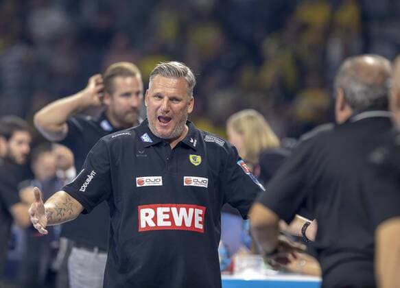 Germany Baden-Württemberg Mannheim 12 09 2018 Handball Velux EHF Champions League Mens Season 2018 2019 Rhein Neckar Löwen orange ESP Barcelona Lassa neongelb v l Coach Nikolaj Jacobsen Rhein Neckar Löwen Coach Xavier Pascual Fuertes Barcelona Sport Rhein Neckar Löwen ESP Barca Lassa