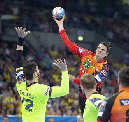 Germany Baden Württemberg Mannheim 12 09 2018 Handball Velux EHF Champions League Mens Season 2018 2019 Rhein Neckar Löwen orange ESP Barcelona Lassa neongelb v Ludovic Fabregas Barcelona Andy Schmid Rhein Neckar Löwen Sport Rhein Neckar Löwen ESP Barca Lassa