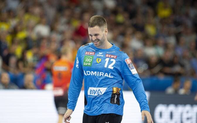 Germany Baden Württemberg Mannheim 12 09 2018 Handball Velux EHF Champions League Men Season 2018 2019 Rhein Neckar Löwen orange ESP Barcelona Lassa neongelb v l Goalkeeper Andreas Palicka Rhein Neckar Löwen Sport Rhein Neckar Löwen ESP Barca Lassa